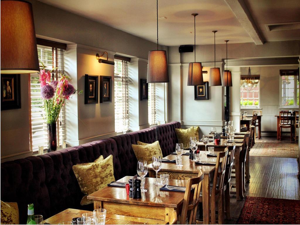 The Black Horse Fulmer Bagian luar foto